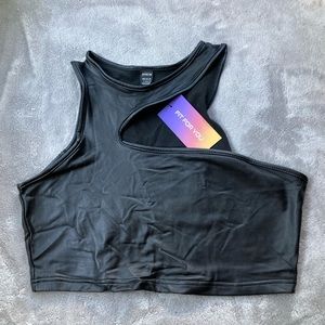 Crop top cut out shirt size L